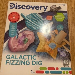 Discovery Galactic Fizzing Dig Set with Blue and Yellow Brand new never opened.